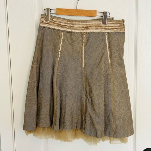 Beige tweed and lace pleeded skirt - Picture 2 of 2